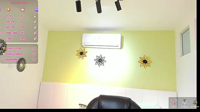 Snapshot of katia_bigboobs1 chatting on 12-24-24, 03:16 katia bigboobs1 online show from 12-24-24, 03:16