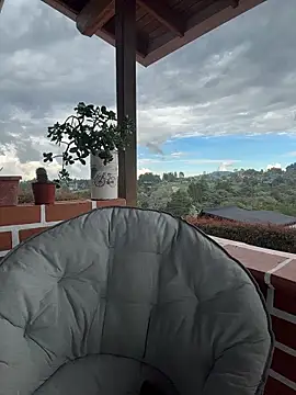 Snapshot of EmaSaenz chatting on 10-30-25, 08:42 EmaSaenz online show from 10-30-25, 08:42