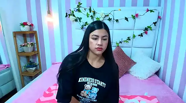 Kendall Sophy online show from 03-18-25, 04:26