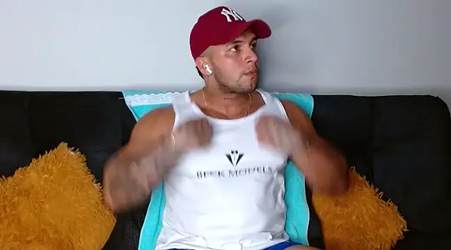 Snapshot of frank_myles chatting on 02-25-25, 02:58 frank myles online show from 02-25-25, 02:58