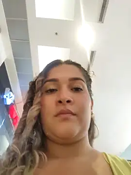 Sara smiiith211 online show from 12-04-24, 11:46