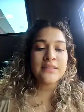 Sara smiiith211 online show from 12-08-24, 06:28