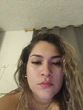 Snapshot of Sara_smiiith211 chatting on 06-17-26, 10:54 Sara smiiith211 online show from 06-17-26, 10:54