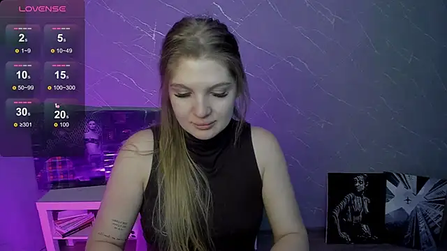 Snapshot of lily_williamss chatting on 06-19-26, 12:04 lily williamss online show from 06-19-26, 12:04