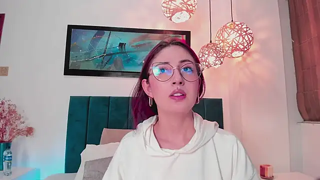 Snapshot of Emilywatsonn chatting on 09-11-25, 12:22 Emilywatsonn online show from 09-11-25, 12:22