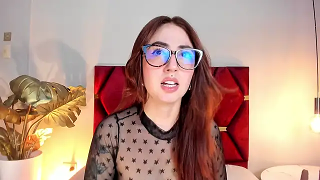 Snapshot of Emilywatsonn chatting on 10-29-25, 10:00 Emilywatsonn online show from 10-29-25, 10:00