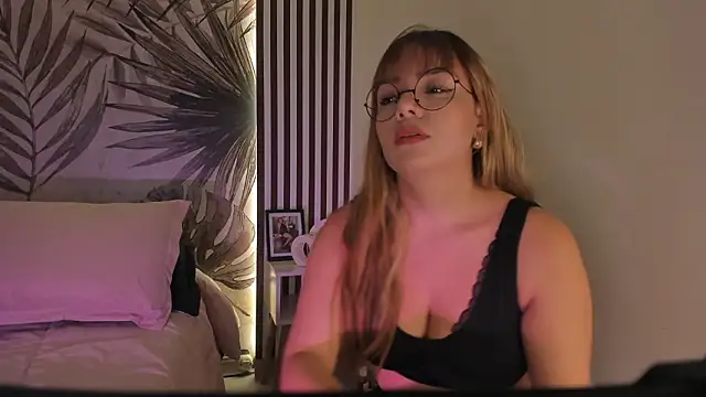 Samaantha-White online show from 02-25-26, 11:31