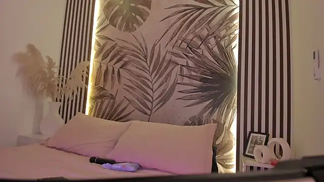 Samaantha-White online show from 03-24-26, 11:37