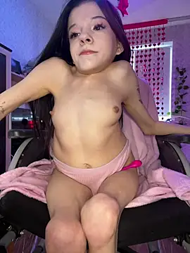 MiniSophiaa online show from 03-20-25, 11:38