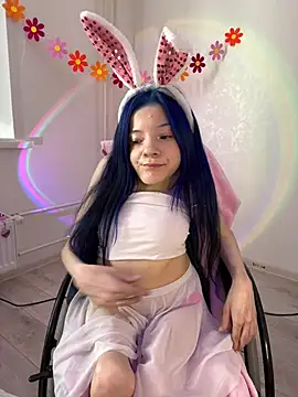 MiniSophiaa online show from 03-31-26, 09:32