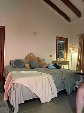 Snapshot of Amelia_Rouse chatting on 02-24-26, 09:35 Amelia Rouse online show from 02-24-26, 09:35