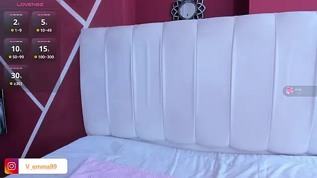 Snapshot of _Emma_Valka chatting on 12-12-24, 08:10 Emma Valka online show from 12-12-24, 08:10