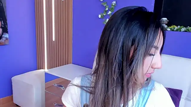 Snapshot of _Emma_Valka chatting on 11-26-25, 06:53 Emma Valka online show from 11-26-25, 06:53