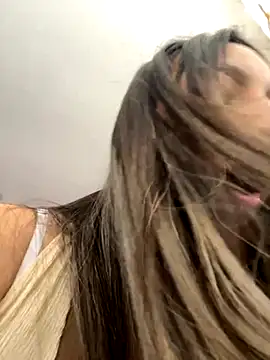 Snapshot of _Emma_Valka chatting on 12-03-25, 03:54 Emma Valka online show from 12-03-25, 03:54