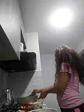 Snapshot of Alma_Sexyy chatting on 03-08-25, 03:39 Alma Sexyy online show from 03-08-25, 03:39