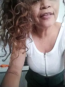 Snapshot of Alma_Sexyy chatting on 10-06-25, 04:37 Alma Sexyy online show from 10-06-25, 04:37