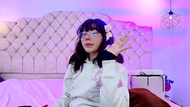 Purplee Baby online show from 12-22-24, 07:52