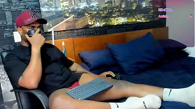 Snapshot of thomas_santtos1 chatting on 02-17-25, 09:52 thomas santtos1 online show from 02-17-25, 09:52