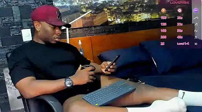Snapshot of thomas_santtos1 chatting on 02-18-25, 08:03 thomas santtos1 online show from 02-18-25, 08:03