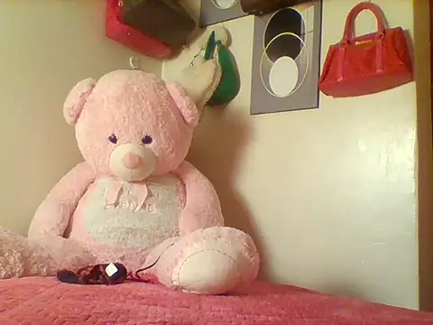 Queeen model online show from 10-10-25, 05:12