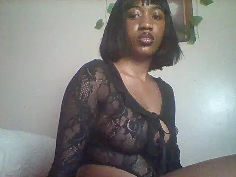 Queeen model online show from 04-19-26, 10:01