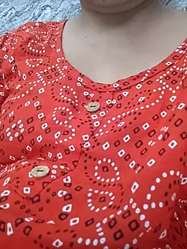 Snapshot of Aaradhya chatting on 02-18-25, 04:15 Aaradhya online show from 02-18-25, 04:15