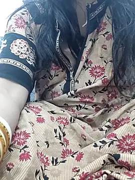 Snapshot of Aaradhya chatting on 03-22-25, 01:00 Aaradhya online show from 03-22-25, 01:00