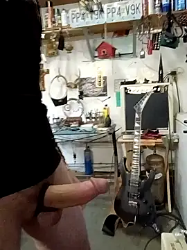 Snapshot of Danialanon chatting on 11-27-25, 09:39 Danialanon online show from 11-27-25, 09:39