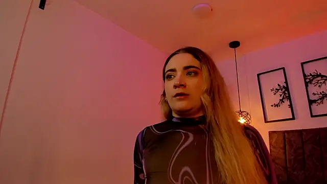 Snapshot of Andy_and_emma chatting on 01-16-25, 12:42 Andy and emma online show from 01-16-25, 12:42