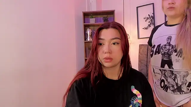 Snapshot of Andy_and_emma chatting on 01-22-25, 12:38 Andy and emma online show from 01-22-25, 12:38