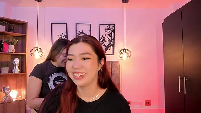 Snapshot of Andy_and_emma chatting on 02-22-25, 12:29 Andy and emma online show from 02-22-25, 12:29