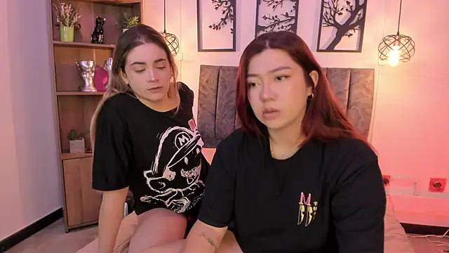 Snapshot of Andy_and_emma chatting on 02-25-25, 12:45 Andy and emma online show from 02-25-25, 12:45