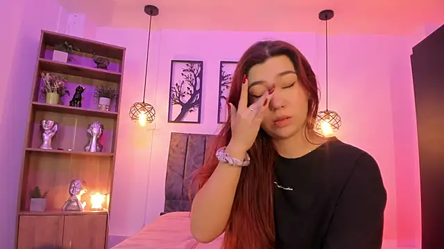 Snapshot of Andy_and_emma chatting on 03-15-25, 03:37 Andy and emma online show from 03-15-25, 03:37