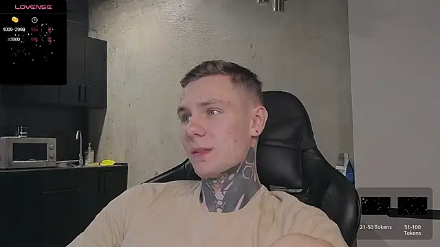 Snapshot of Lechery_boy chatting on 12-17-24, 05:40 Lechery boy online show from 12-17-24, 05:40