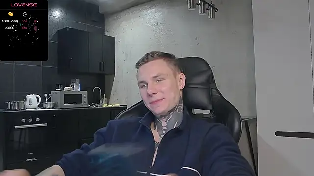 Snapshot of Lechery_boy chatting on 12-24-24, 06:17 Lechery boy online show from 12-24-24, 06:17