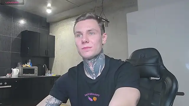 Snapshot of Lechery_boy chatting on 01-10-25, 11:11 Lechery boy online show from 01-10-25, 11:11