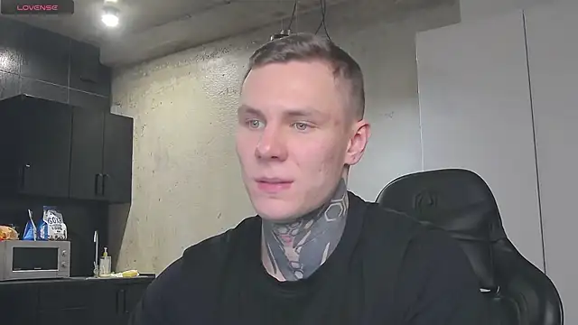 Snapshot of Lechery_boy chatting on 01-19-25, 06:32 Lechery boy online show from 01-19-25, 06:32