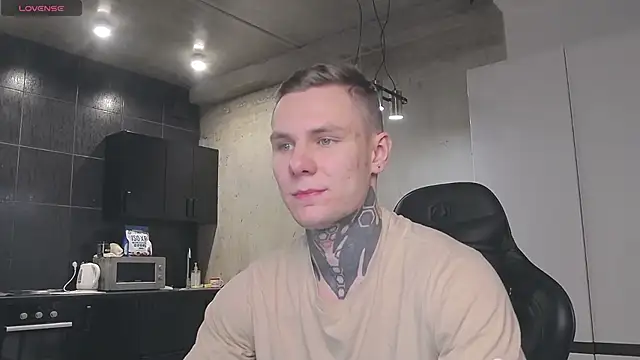 Snapshot of Lechery_boy chatting on 01-21-25, 05:09 Lechery boy online show from 01-21-25, 05:09