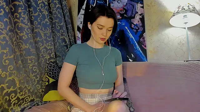 Snapshot of JamieAomi chatting on 02-22-25, 01:33 JamieAomi online show from 02-22-25, 01:33