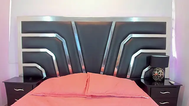 Snapshot of NinnaVous chatting on 01-14-25, 03:57 NinnaVous online show from 01-14-25, 03:57