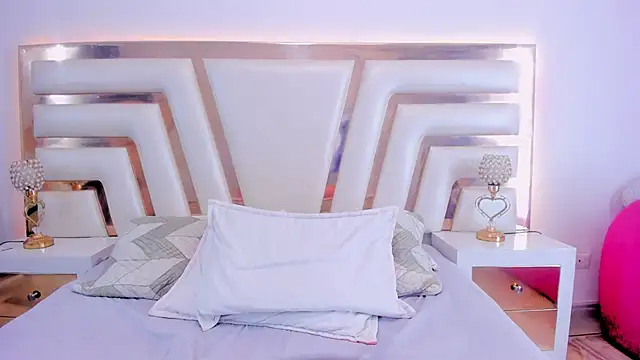 Snapshot of NinnaVous chatting on 03-13-25, 04:56 NinnaVous online show from 03-13-25, 04:56