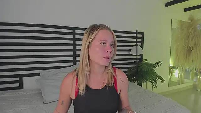 stefanny ruiz  online show from 01-30-25, 12:16