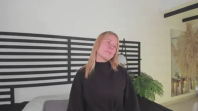 stefanny ruiz  online show from 02-18-25, 12:28