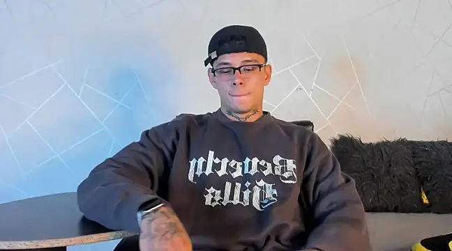 Snapshot of NoahhBrown chatting on 01-07-25, 10:41 NoahhBrown online show from 01-07-25, 10:41