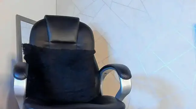 Snapshot of NoahhBrown chatting on 02-23-25, 06:39 NoahhBrown online show from 02-23-25, 06:39