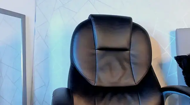 Snapshot of NoahhBrown chatting on 02-24-25, 05:11 NoahhBrown online show from 02-24-25, 05:11