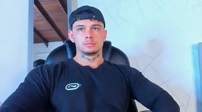 Snapshot of NoahhBrown chatting on 03-06-25, 03:13 NoahhBrown online show from 03-06-25, 03:13