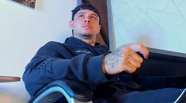 Snapshot of NoahhBrown chatting on 03-12-25, 03:13 NoahhBrown online show from 03-12-25, 03:13