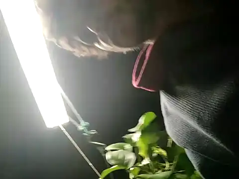 Snapshot of LongDickZee562 chatting on 01-31-25, 06:02 LongDickZee562 online show from 01-31-25, 06:02