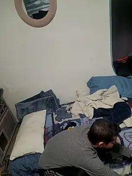 Snapshot of LongDickZee562 chatting on 11-29-25, 07:17 LongDickZee562 online show from 11-29-25, 07:17